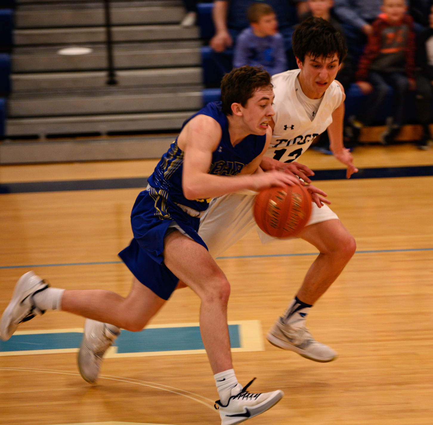 BoysBasketballvsAva(154of154).jpg